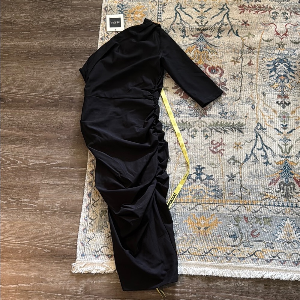 NWT ALIEVA DOLLY ELEGANT BODYCON DRESS - Picture 2 of 5